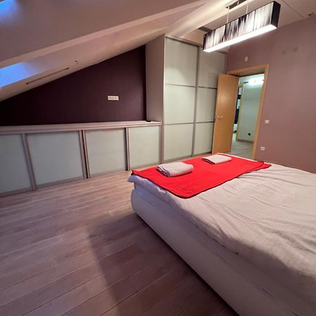 Apartment On Arkhipenka With Panorama View Lviv Exterior photo