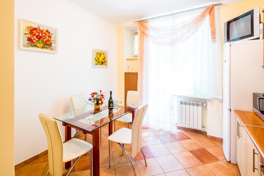 Apartment On Arkhipenka With Panorama View Lviv Exterior photo