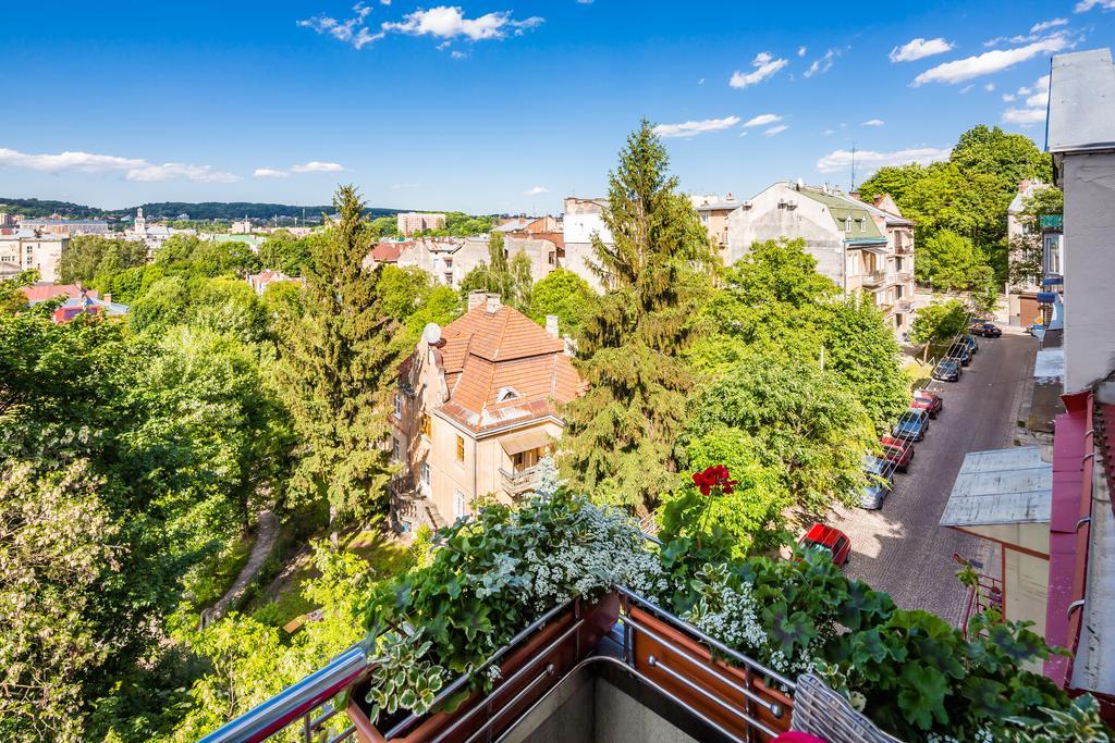 Apartment On Arkhipenka With Panorama View Lviv Exterior photo
