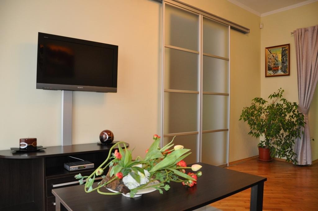 Apartment On Arkhipenka With Panorama View Lviv Room photo